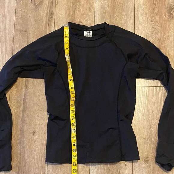 Oakley Black Long Sleeve Sun and Swim Shirt - Picture 4 of 5